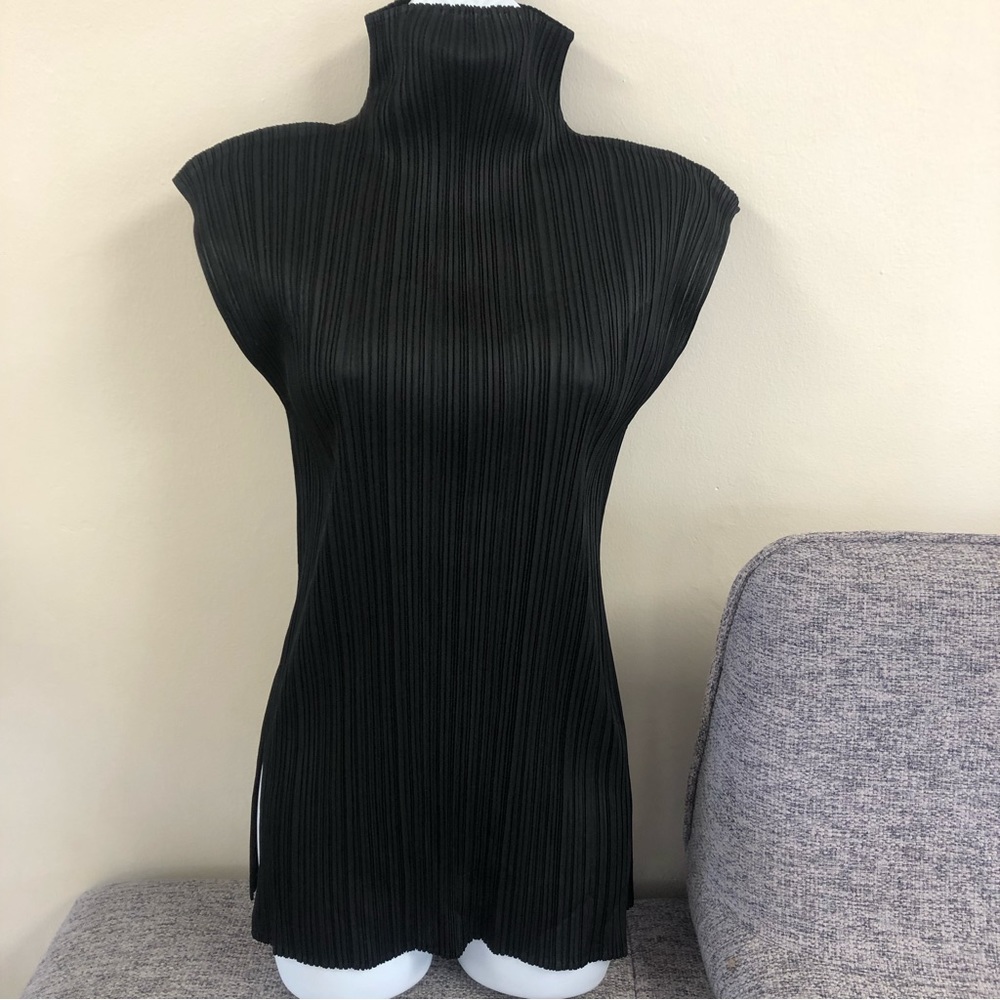 Pleats please by Issey Miyake turtle neck top